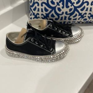 Black/Silver Converse Like Tennis Shoes